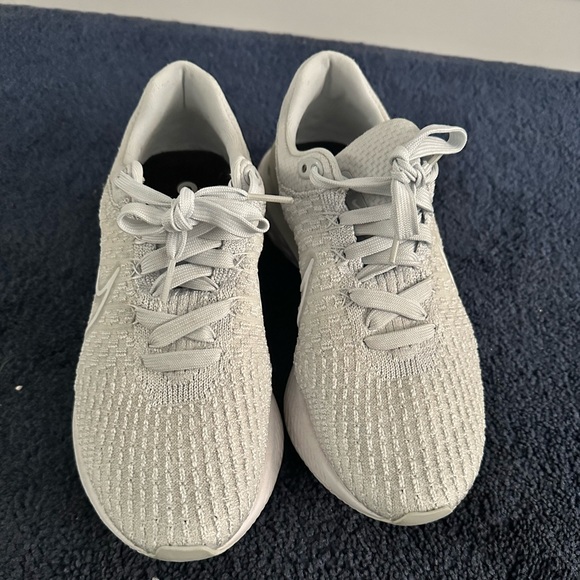 Nike React Infinity Running Shoes - Picture 2 of 6